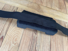 Lade das Bild in den Galerie-Viewer, Reisekomforthilfe für Stomaträger-Stoma Car-Protector für Autogürtel