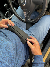Lade das Bild in den Galerie-Viewer, Reisekomforthilfe für Stomaträger-Stoma Car-Protector für Autogürtel